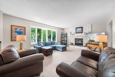16620 N Hillcrest Court, Eden Prairie, MN 55346 - Photo 6