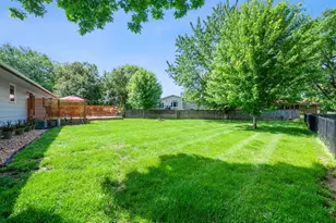 16620 N Hillcrest Ct, Eden Prairie, MN 55346 - Photo 16