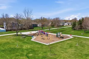 1619 38th Ave S, Fargo, ND 58104 - Photo 50