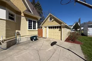 209 E 5th St, Redwood Falls, MN 56283 - Photo 6
