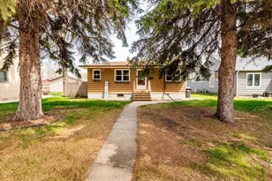 110 4th St SE, Barnesville, MN 56514 - Photo 2