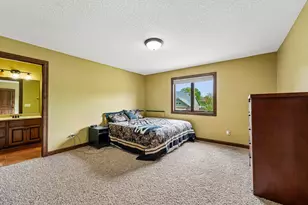 18658 Ponderosa Ct, Eden Prairie, MN 55347 - Photo 32