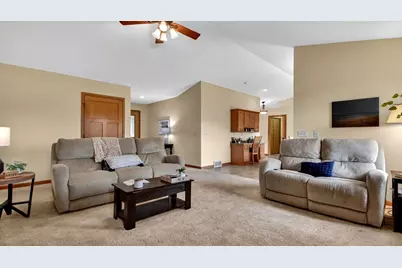 4409 Echo Valley Drive, Eau Claire, WI 54701 - Photo 4