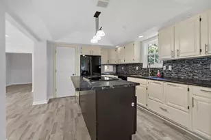 220 Sidney St E, Saint Paul, MN 55107 - Photo 14
