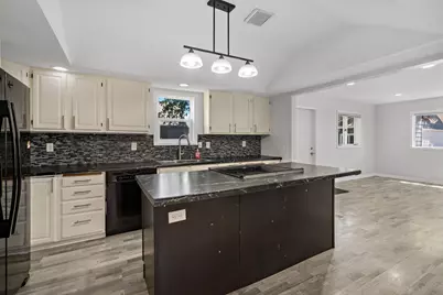 220 Sidney Street E, Saint Paul, MN 55107 - Photo 16