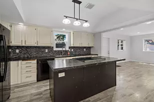 220 Sidney St E, Saint Paul, MN 55107 - Photo 16