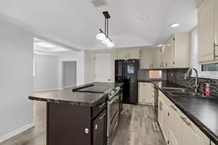 220 Sidney St E, Saint Paul, MN 55107 - Photo 14