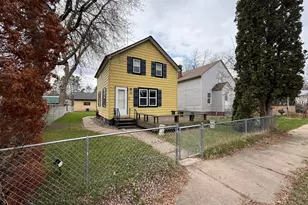 209 W Howard Ave, Keewatin, MN 55753 - Photo 2