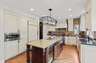 11421 Bluestem Ln, Eden Prairie, MN 55347 - Photo 6