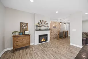 2002 Hillcrest Dr, Saint Cloud, MN 56303 - Photo 8