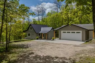 17585 S Crystal Springs Rd, Grand Rapids, MN 55744 - Photo 2