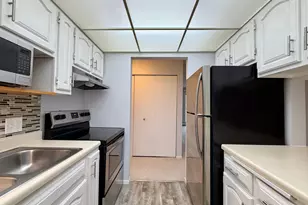 35 Nathan Ln N, Plymouth, MN 55441 - Photo 8