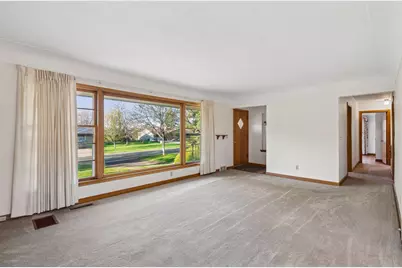 933 Edgewater Avenue, Shoreview, MN 55126 - Photo 4