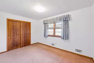 933 Edgewater Ave, Shoreview, MN 55126 - Photo 18