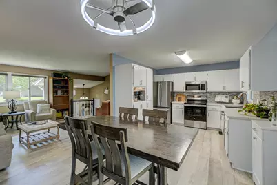 6676 Sandlewood Road, Woodbury, MN 55125 - Photo 4
