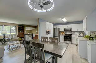 6676 Sandlewood Rd, Woodbury, MN 55125 - Photo 4