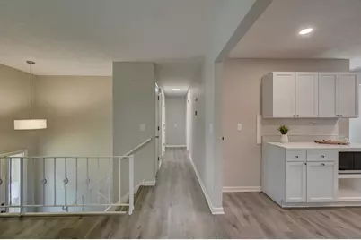 5881 Lexington Avenue N, Shoreview, MN 55126 - Photo 6