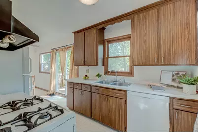 6024 Camden Avenue N, Brooklyn Center, MN 55430 - Photo 6