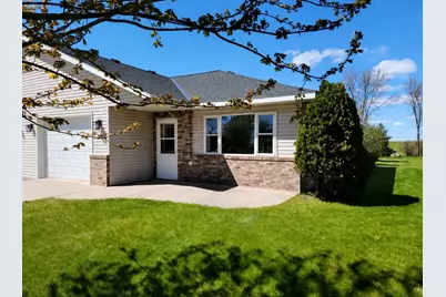 916 McDermott Avenue, Kandiyohi, MN 56251 - Photo 2