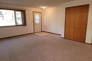 916 McDermott Ave, Kandiyohi, MN 56251 - Photo 8