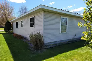 916 McDermott Ave, Kandiyohi, MN 56251 - Photo 22