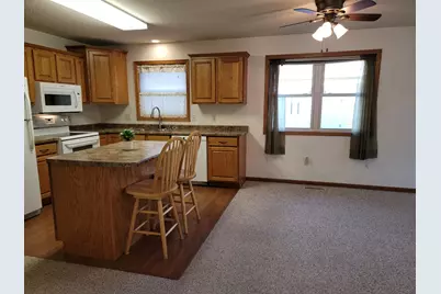 916 McDermott Avenue, Kandiyohi, MN 56251 - Photo 6