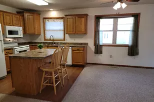 916 McDermott Ave, Kandiyohi, MN 56251 - Photo 6