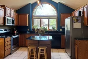 7130 Jocelyn Bay S, Cottage Grove, MN 55016 - Photo 2