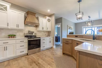 2739 Highclere Drive, Eau Claire, WI 54703 - Photo 8