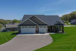 2739 Highclere Dr, Eau Claire, WI 54703 - Photo 52
