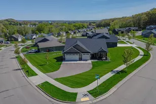 2739 Highclere Dr, Eau Claire, WI 54703 - Photo 2