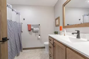 2739 Highclere Dr, Eau Claire, WI 54703 - Photo 40