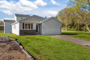 3149 Seminary Dr, New Brighton, MN 55112 - Photo 2