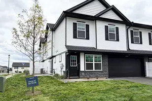 5353 Long Pointe Pass, Woodbury, MN 55129 - Photo 2