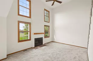 8143 Curtis Ln, Eden Prairie, MN 55347 - Photo 4