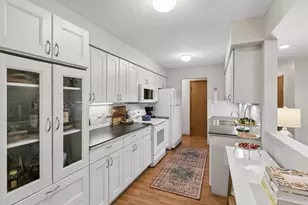 2710 Dale St N, Roseville, MN 55113 - Photo 10
