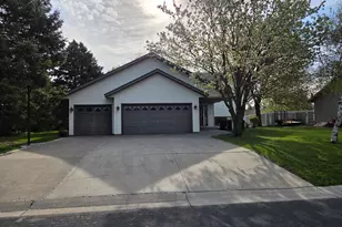 707 W Welco Dr, Montgomery, MN 56069 - Photo 1