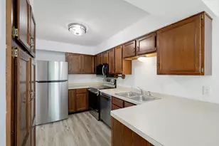 9205 Dartford Rd, Woodbury, MN 55125 - Photo 14