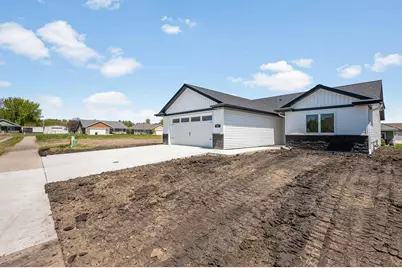 121 Copper Village Circle, Mankato, MN 56001 - Photo 4