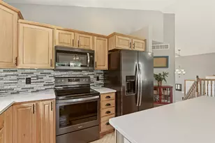 657 S Pointe Ct SW, Rochester, MN 55902 - Photo 10