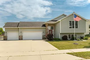 657 S Pointe Ct SW, Rochester, MN 55902 - Photo 1