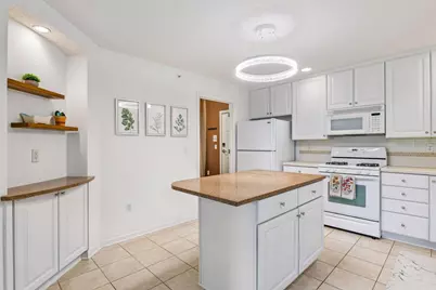 7930 Golden Valley Road #10, Golden Valley, MN 55427 - Photo 12