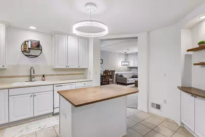 7930 Golden Valley Road #10, Golden Valley, MN 55427 - Photo 10