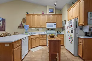 801 White Oak Ct, New Brighton, MN 55112 - Photo 8