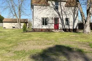 406 Park St, Alexandria, MN 56308 - Photo 2