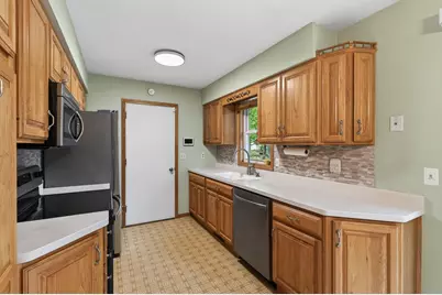 8110 France Avenue N, Brooklyn Park, MN 55443 - Photo 12