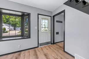 254 Arion St E, West Saint Paul, MN 55118 - Photo 10