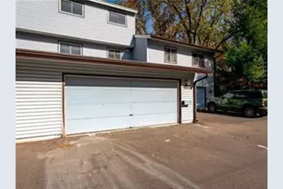 4819 Grenwich Way N, Oakdale, MN 55128 - Photo 8