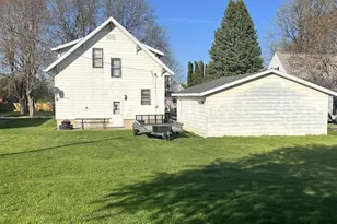 315 1st St SE, Clara City, MN 56222 - Photo 6