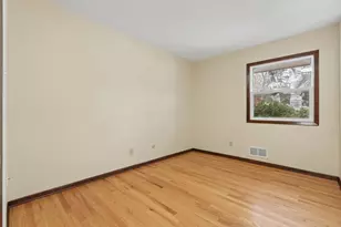 1051 Tiller Ln, Shoreview, MN 55126 - Photo 14